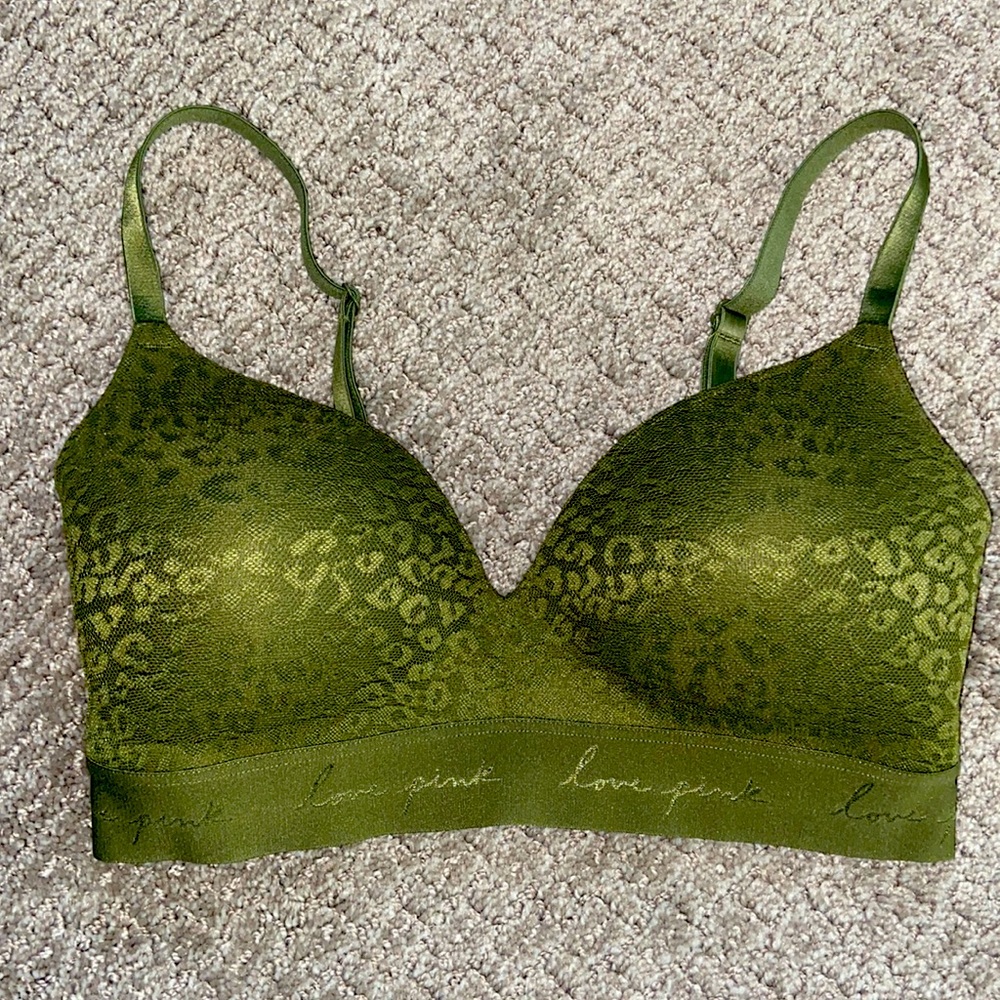 PINK Victorias Secret Wear Everywhere Wireless Light Lined Bra